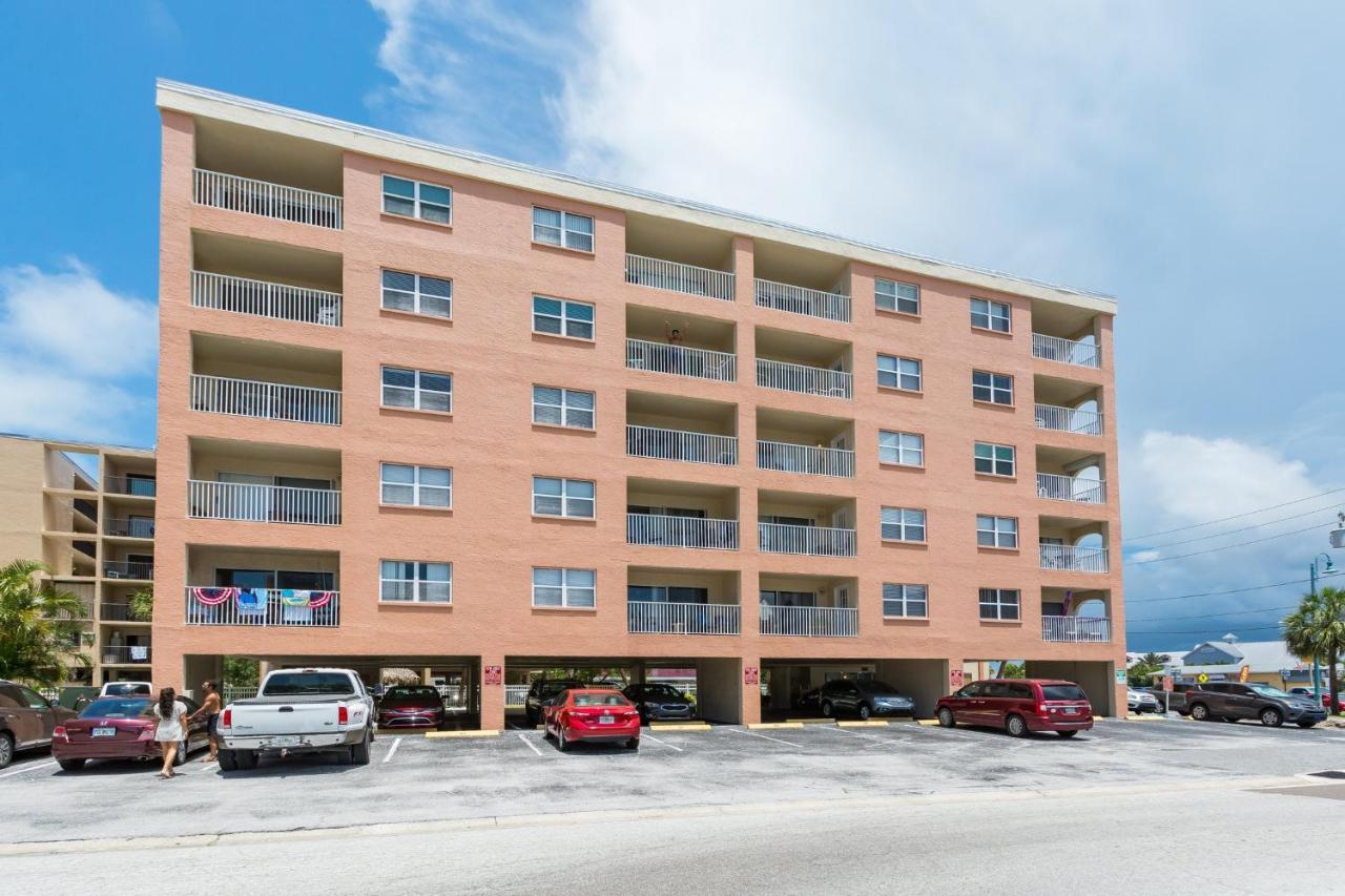 301 Beach Place Condos St. Pete Beach Exteriör bild