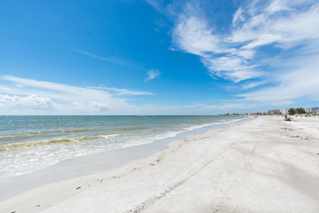 301 Beach Place Condos St. Pete Beach Exteriör bild