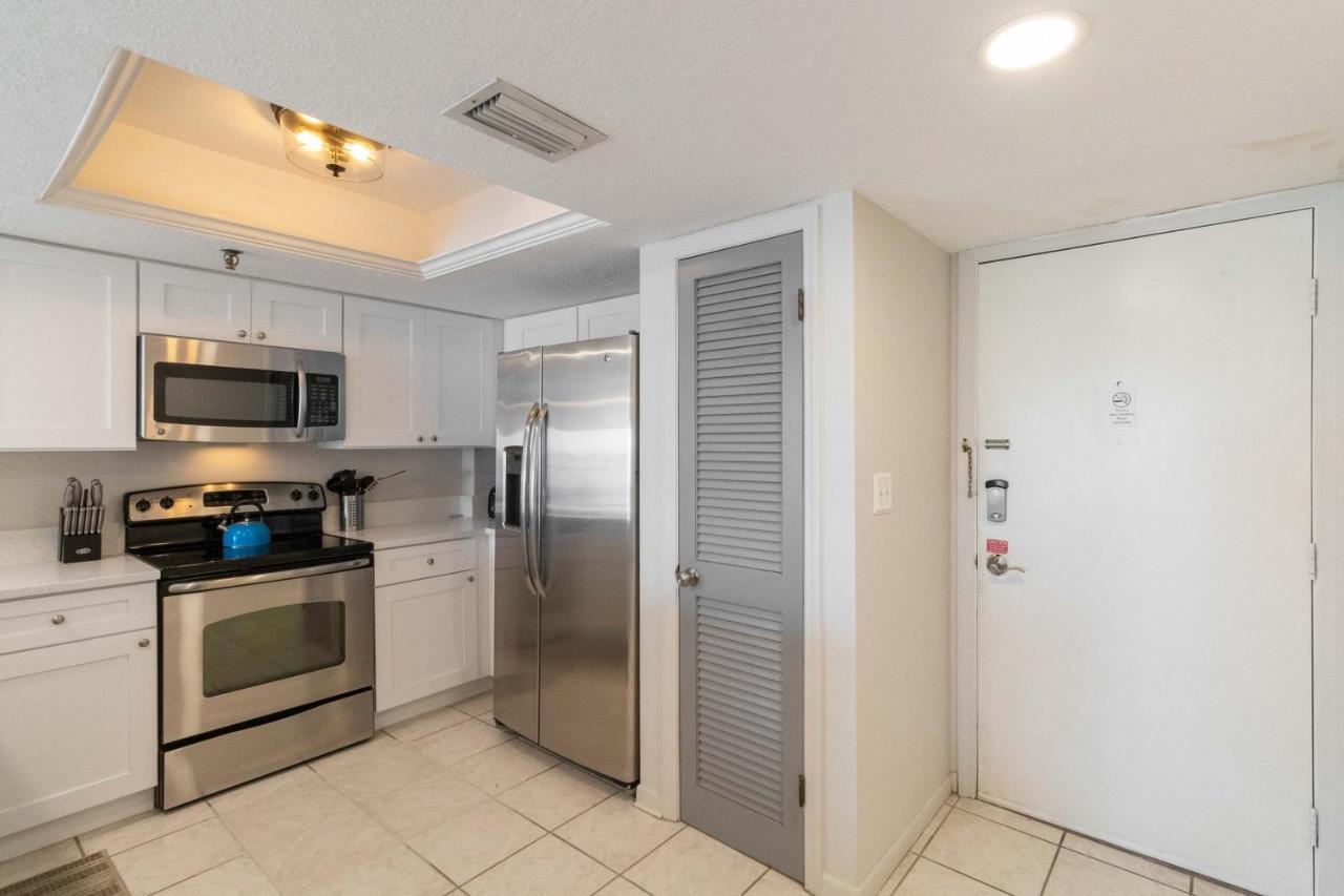 301 Beach Place Condos St. Pete Beach Exteriör bild
