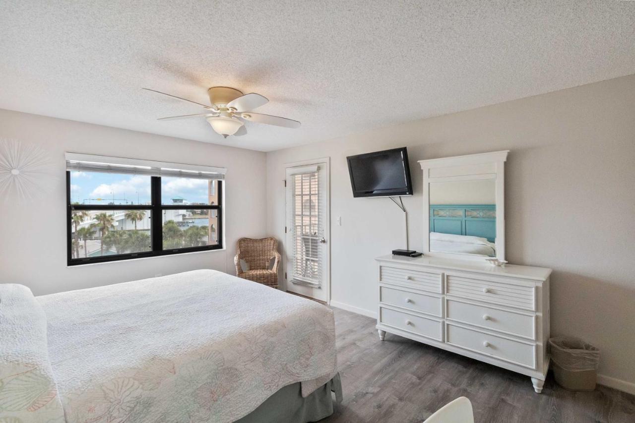 301 Beach Place Condos St. Pete Beach Exteriör bild