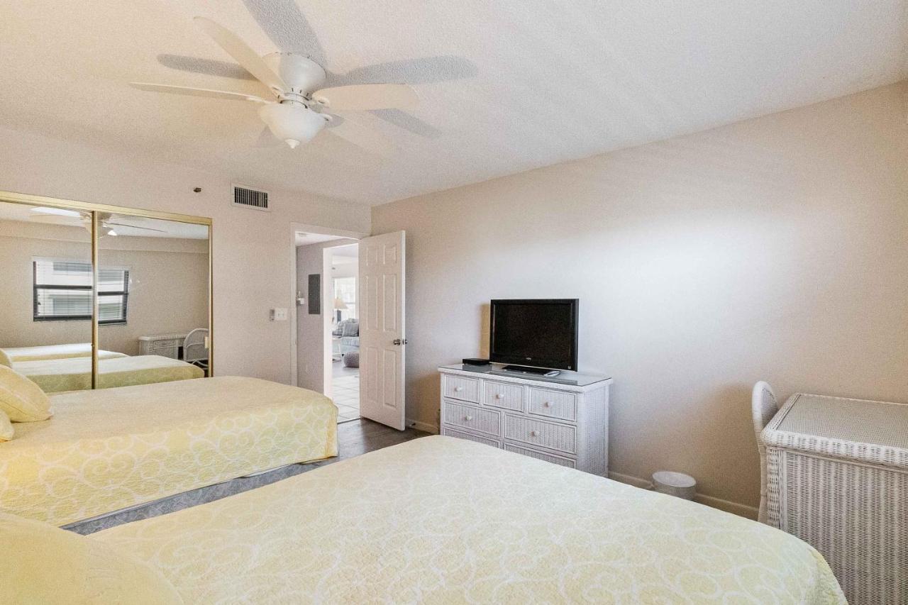 301 Beach Place Condos St. Pete Beach Exteriör bild