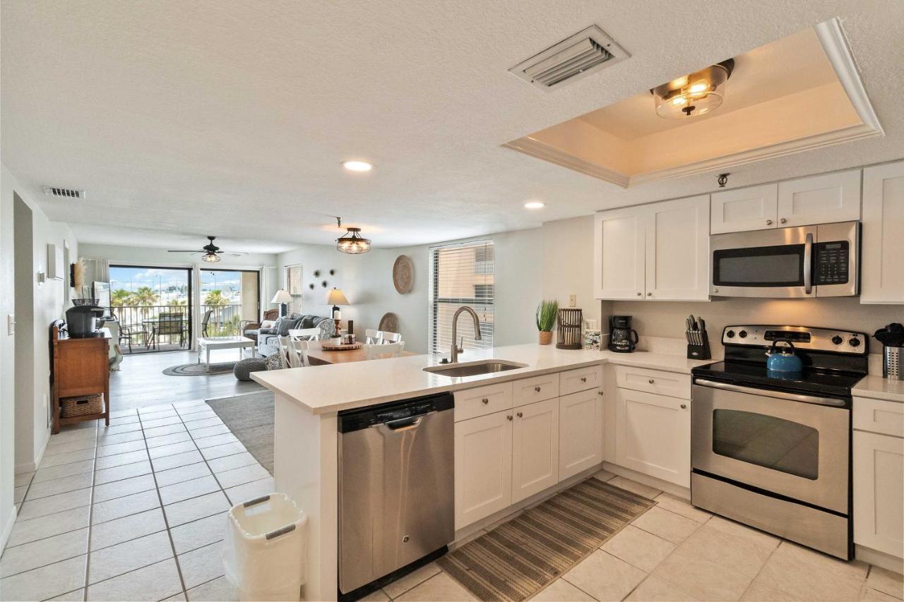 301 Beach Place Condos St. Pete Beach Exteriör bild